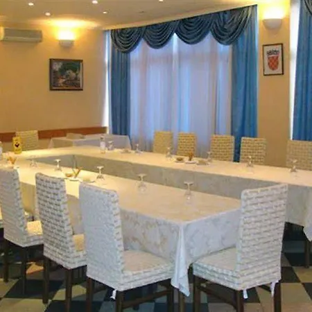 Hotel Petka 3*